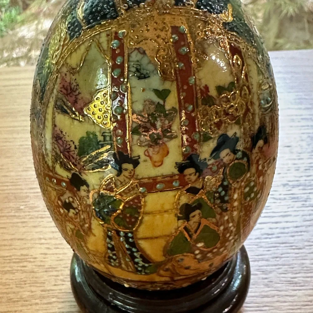 Vintage Hand-Painted Satsuma Egg | Gold Gilt Japanese Porcelain | Geisha Design